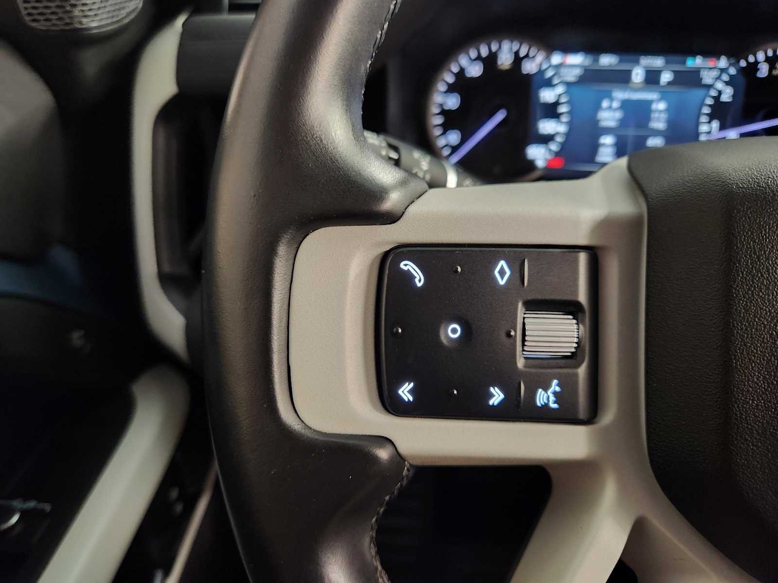 Used 2023 Tasman Blue Metallic Land Rover S image 27