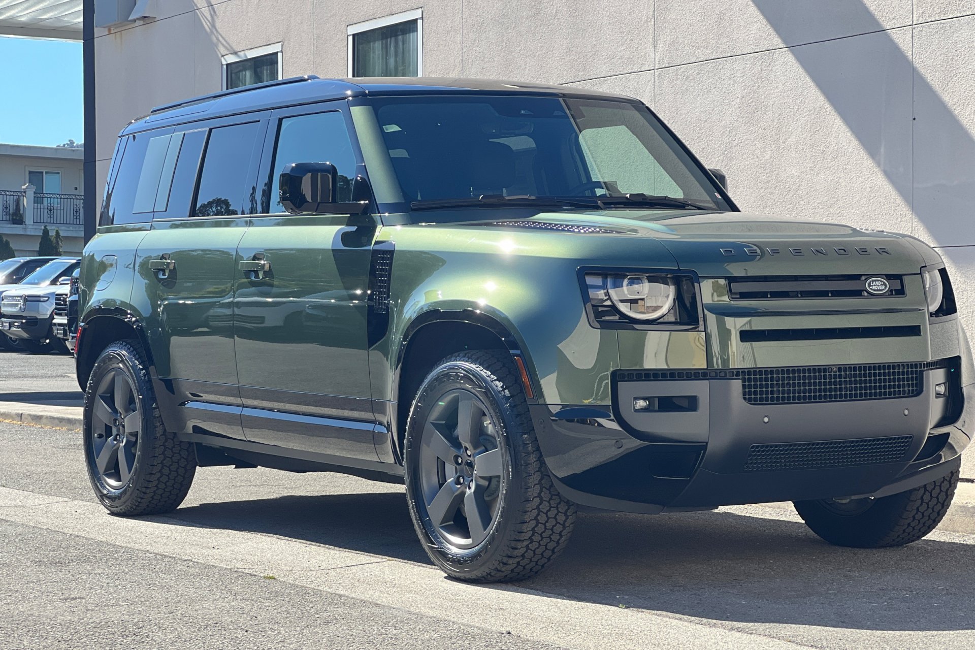 New 2026 Woolstone Green Land Rover X-Dynamic SE image 9