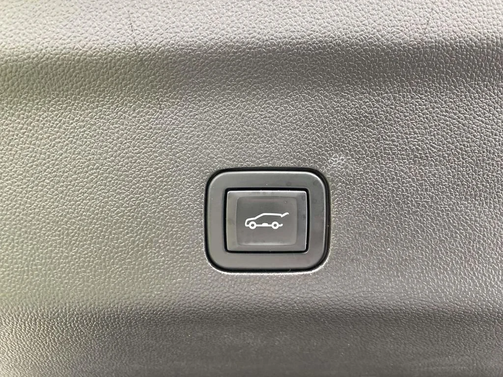 Used 2021 ONYX BLACK GMC Denali image 11