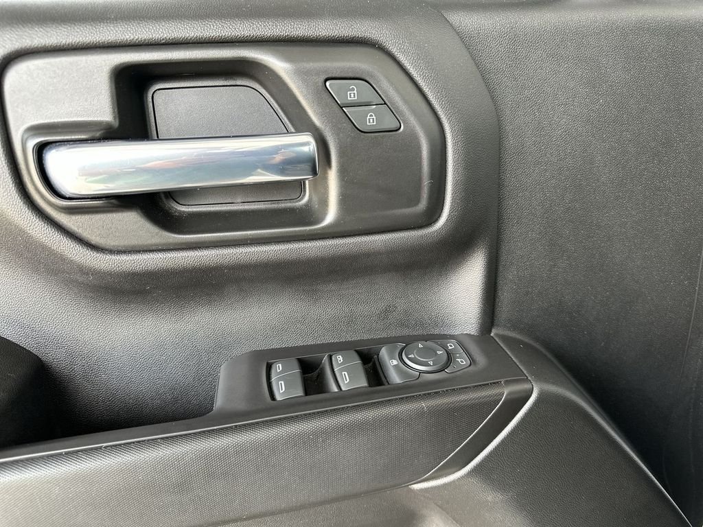 Used 2020 White Chevrolet Custom image 20