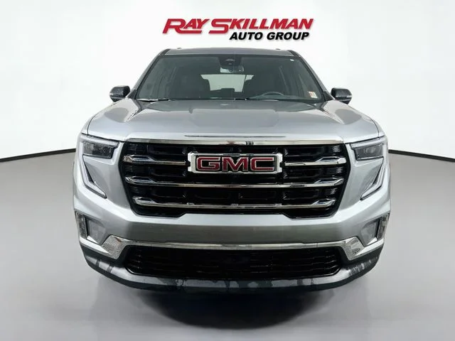 Used 2024 Silver GMC Elevation image 2