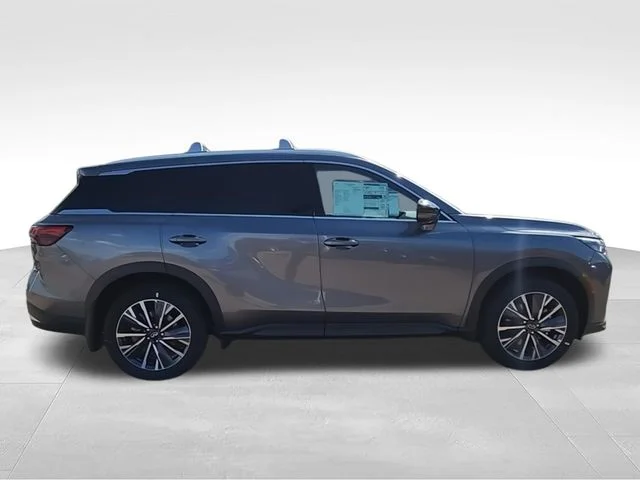 New 2027 GRAPHITE SHADOW INFINITI Luxe AWD image 9
