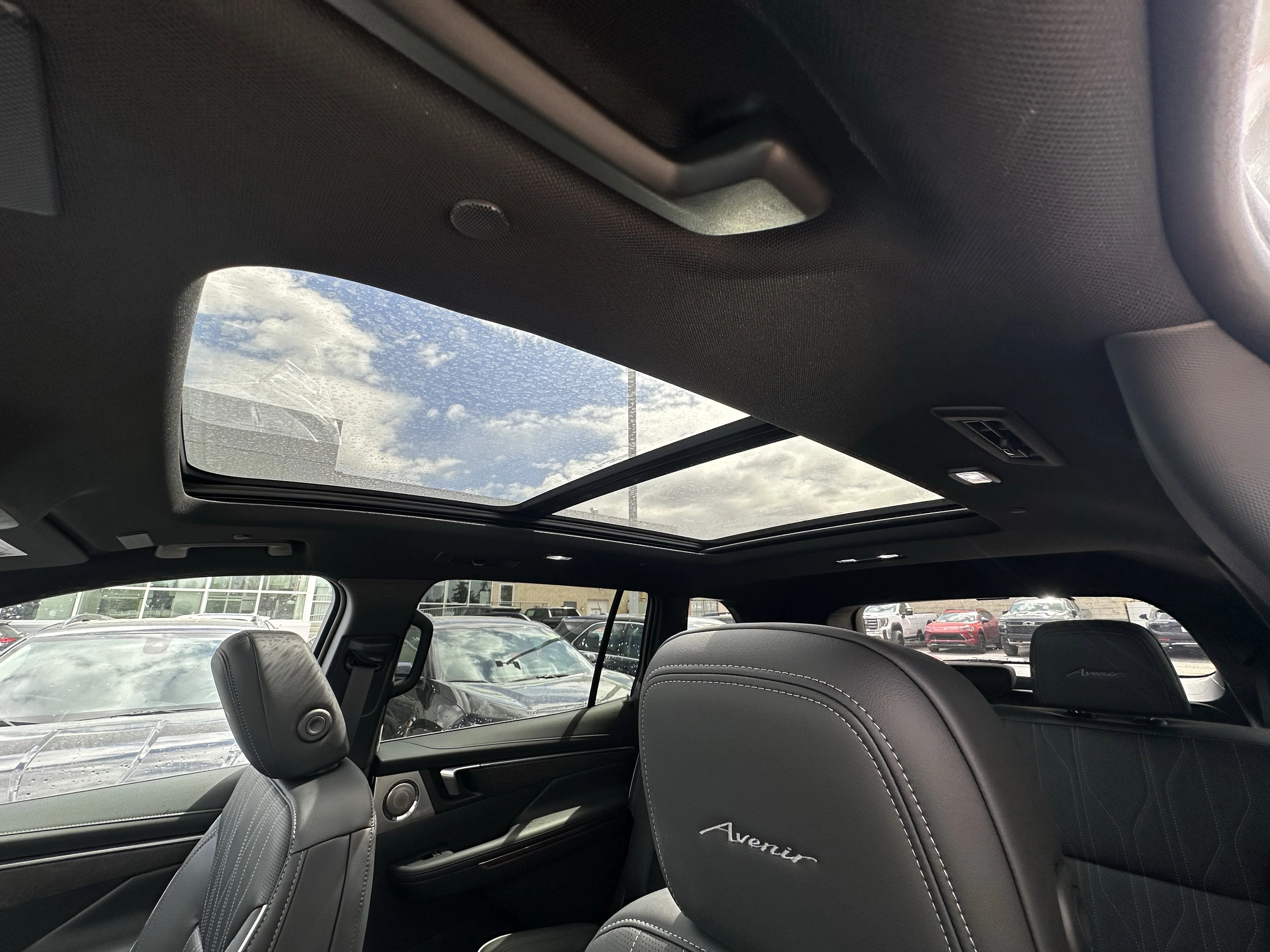 New 2026 Iridescent White Tricoat Buick Avenir image 17