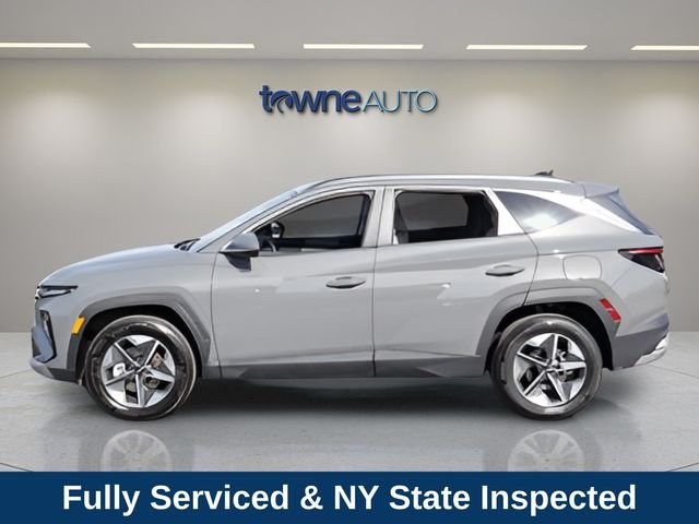 Used 2025 Gray Hyundai SEL Convenience image 2