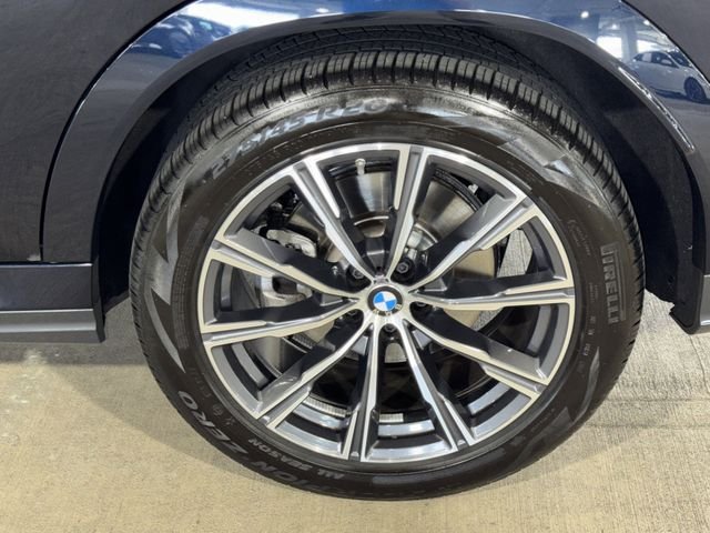 Certified Used 2025 Carbon Black Metallic BMW xDrive40i image 36