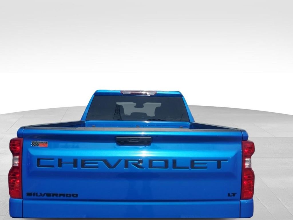 Used 2025 Blue Chevrolet LT image 4