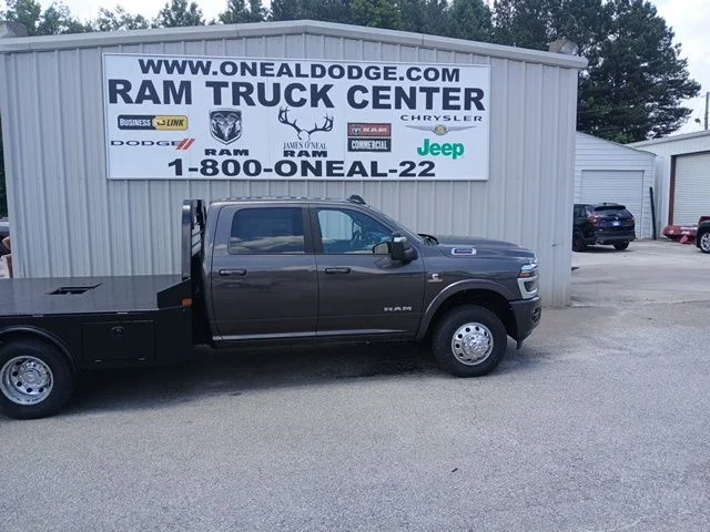 New 2026 Granite Crystal Metallic Clear-Coat Exterior Paint RAM Laramie image 2