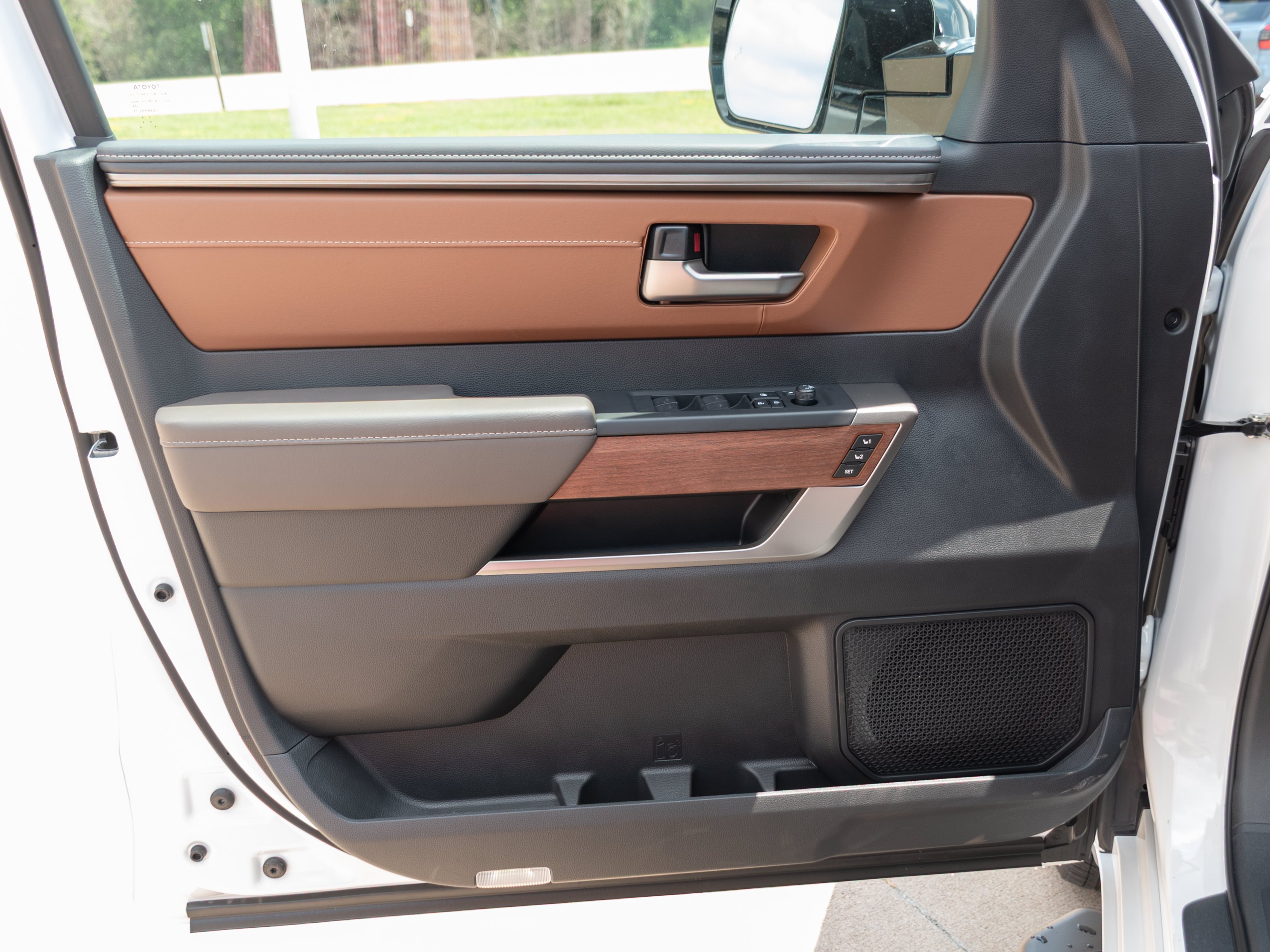New 2026 Wind Chill Pearl <sup>1</sup> Toyota Tundra 1794 Edition image 8