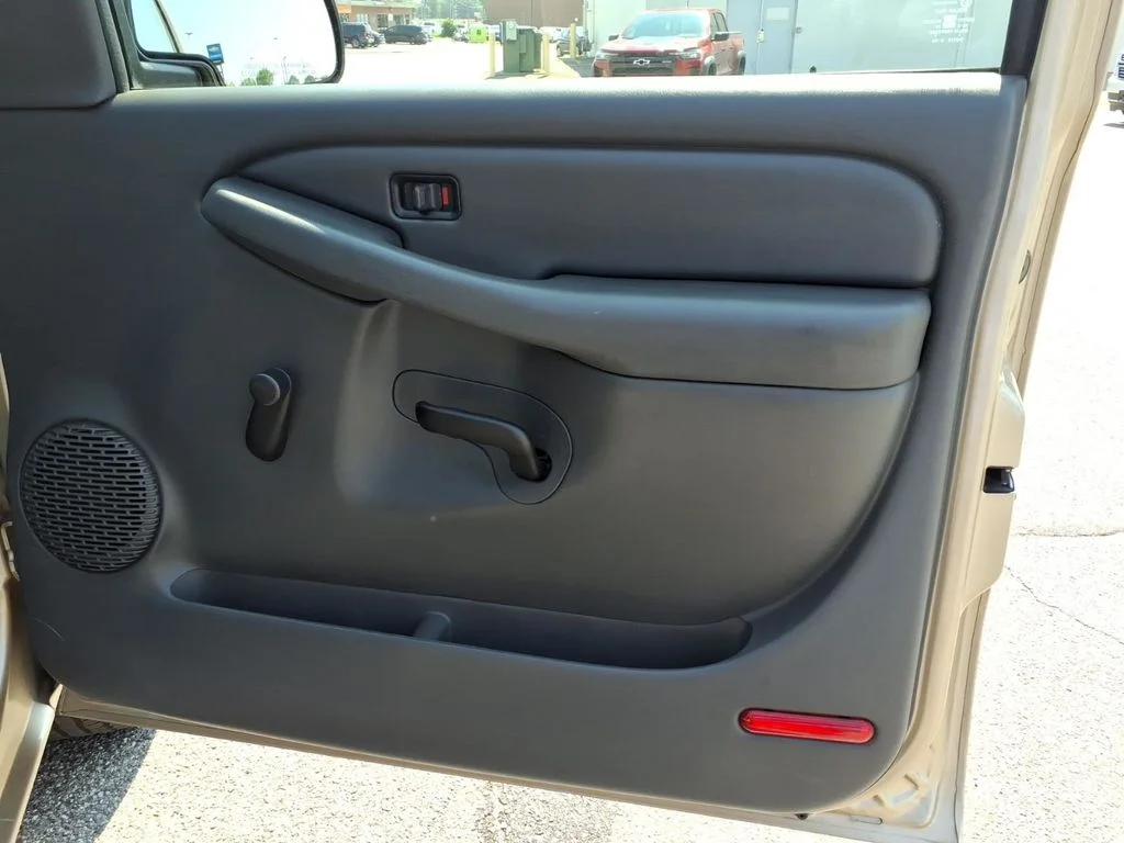 Used 2005 Beige Chevrolet Work Truck image 28