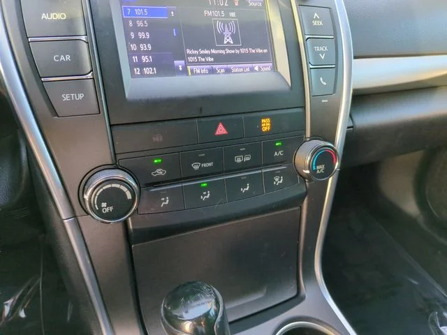 Used 2016 Black Toyota SE image 21