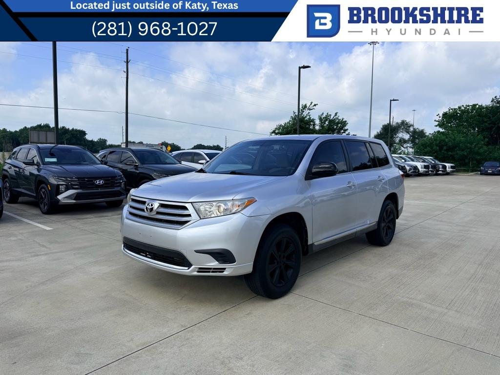 Used 2013 Classic Silver Metallic Toyota  image 1