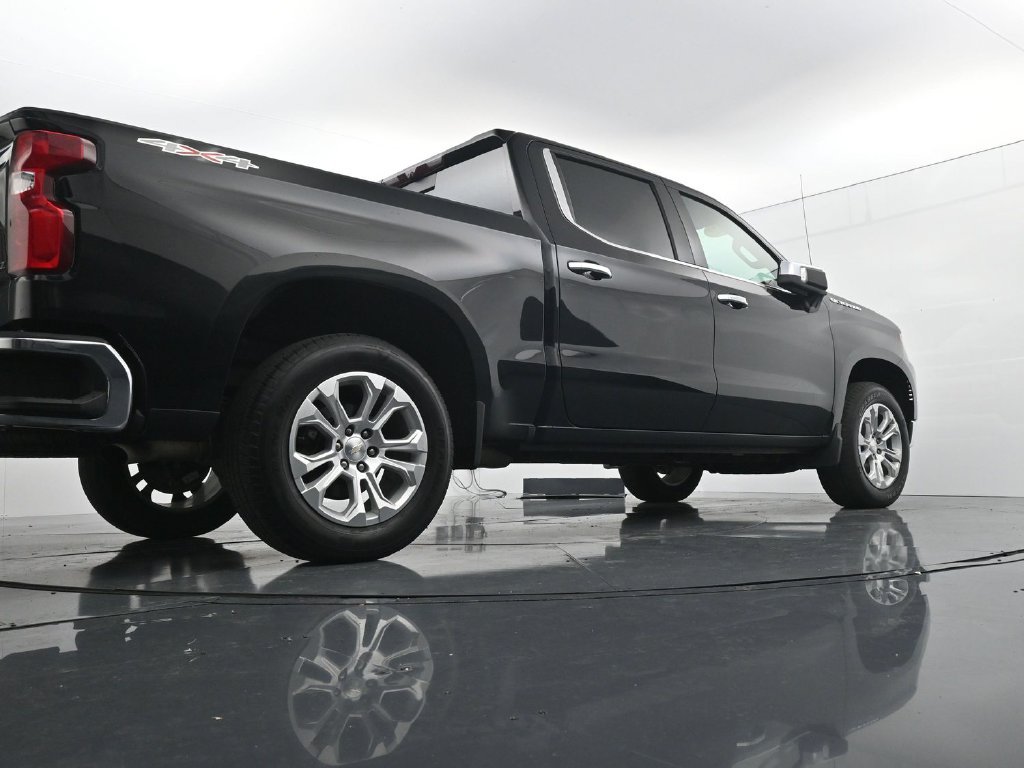 Used 2022 Black Chevrolet LTZ image 37