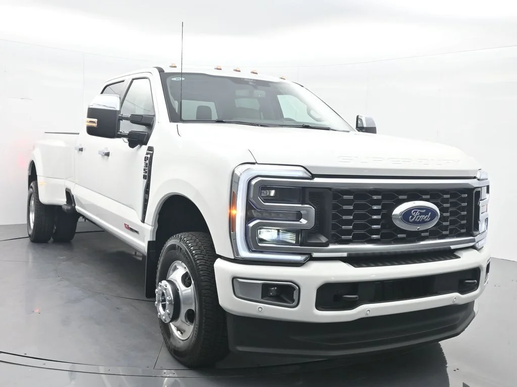 New 2026 Star White Metallic Tri-Coat Ford F-350® Platinum® image 4