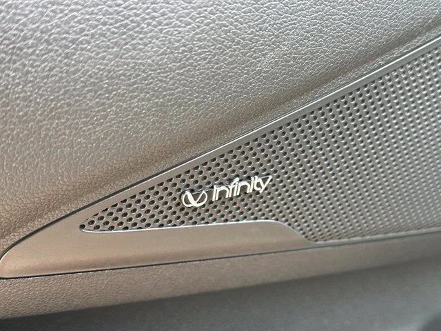 Used 2021 Black Noir Pearl Hyundai Sport image 12