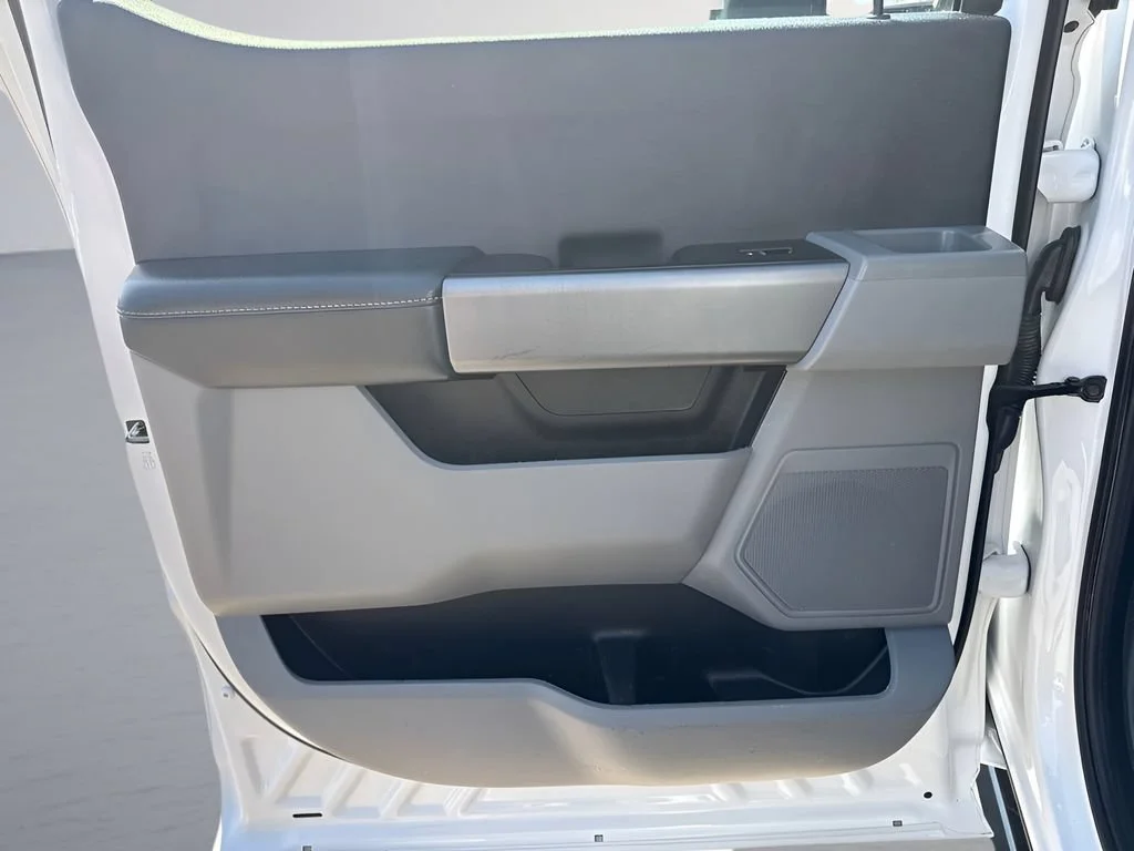 Used 2025 White Ford XL image 28