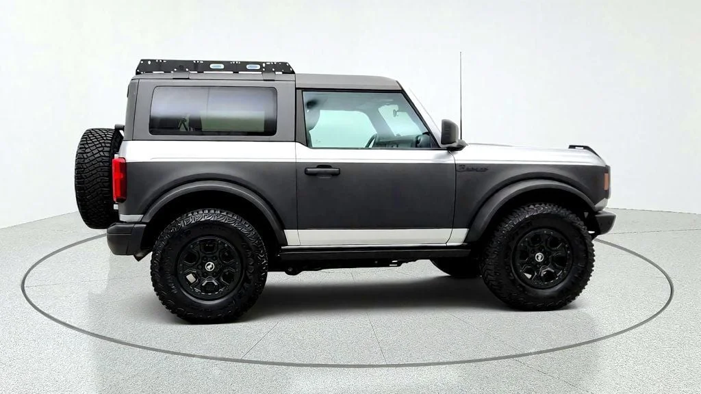Used 2022 Iconic Silver Metallic Ford Black Diamond 2 Door 4x4 image 4