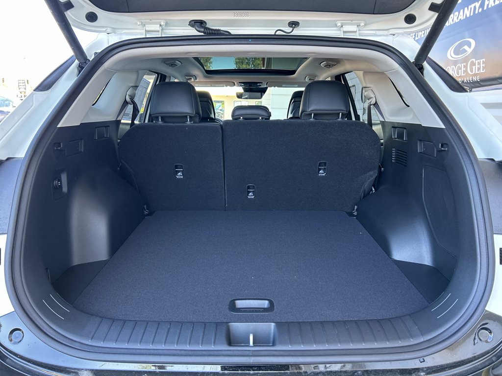 New 2026 Snow White Pearl Kia SX Prestige image 14