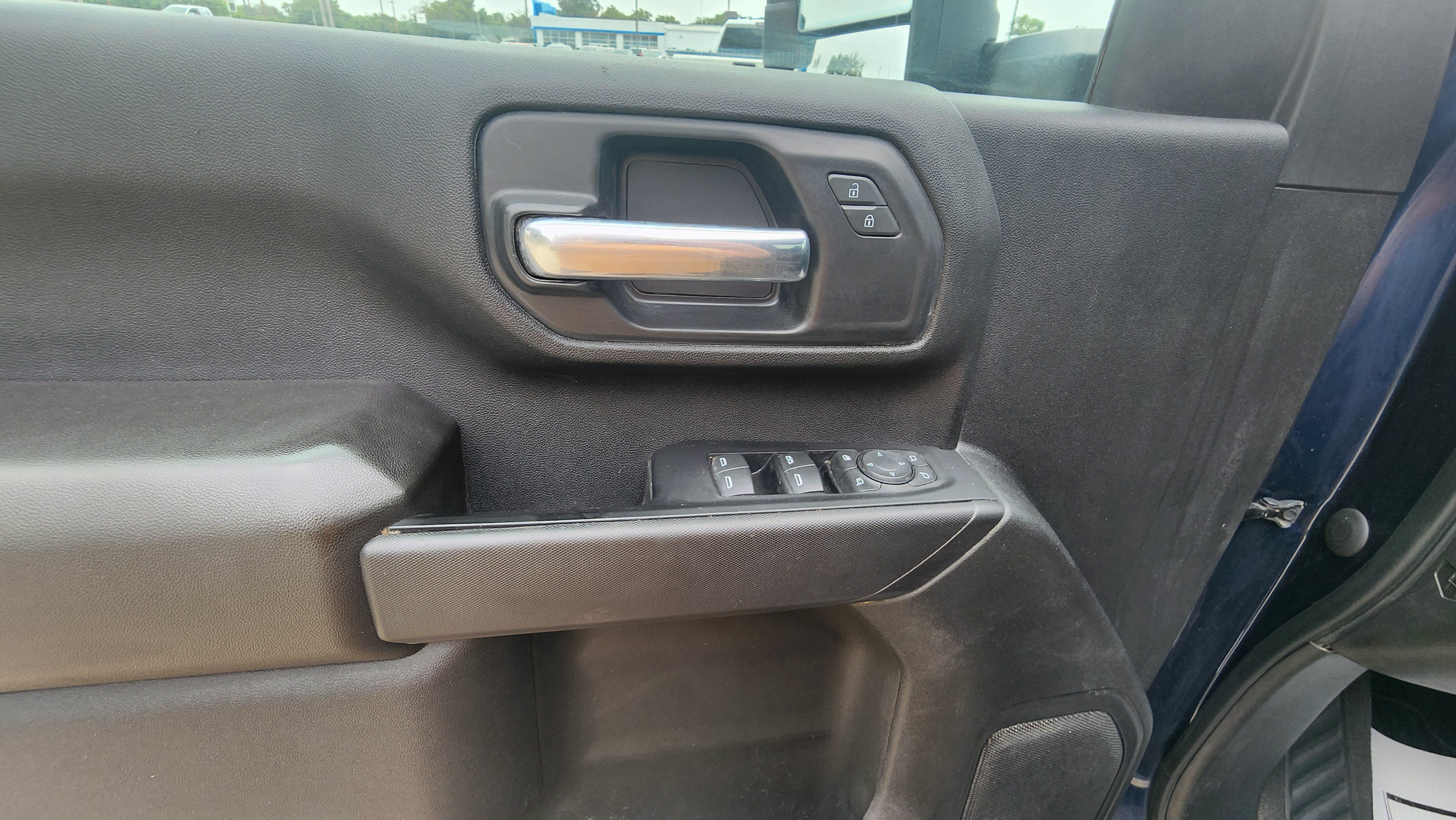 Used 2022 Northsky Blue Metallic Chevrolet Custom image 11