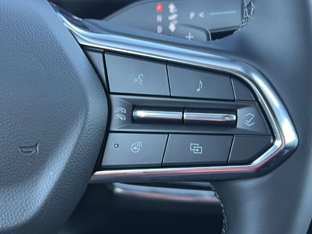 2027 Chevrolet Equinox LT - Photo 21