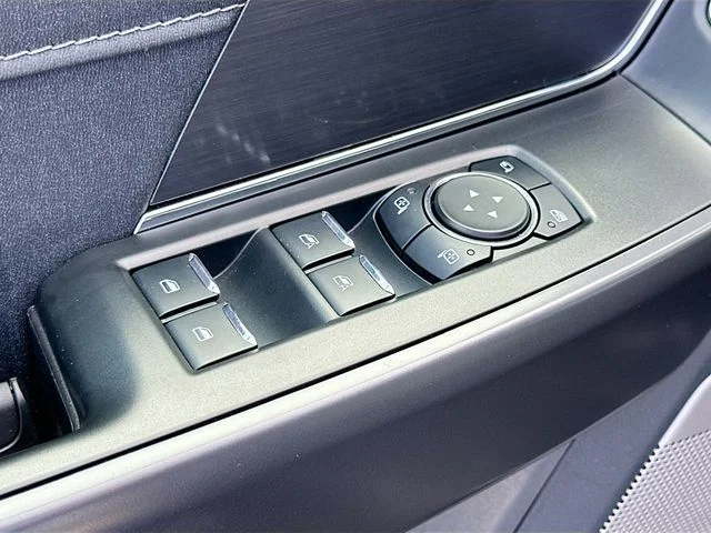 Used 2025 Black Ford Lariat image 18