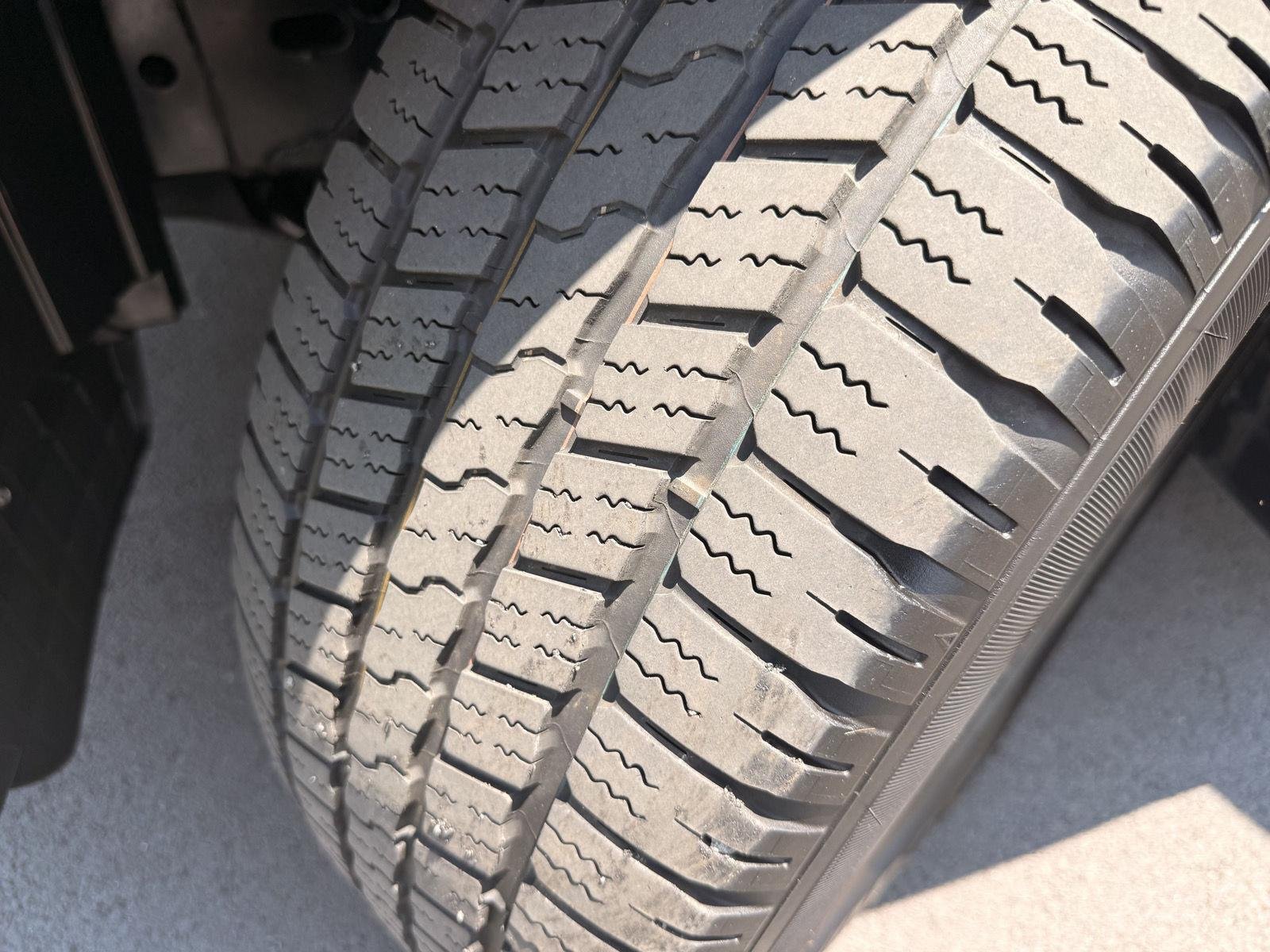 Used 2018 Super Black Nissan Platinum image 11