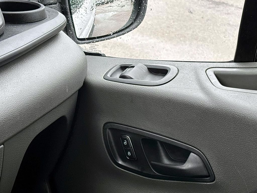 Used 2025 White Ford  image 25