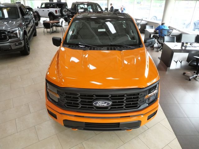 Used 2025 Orange Ford XL image 3