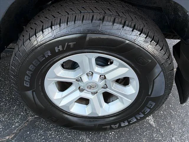 2024 Toyota 4Runner SR5 - Photo 33