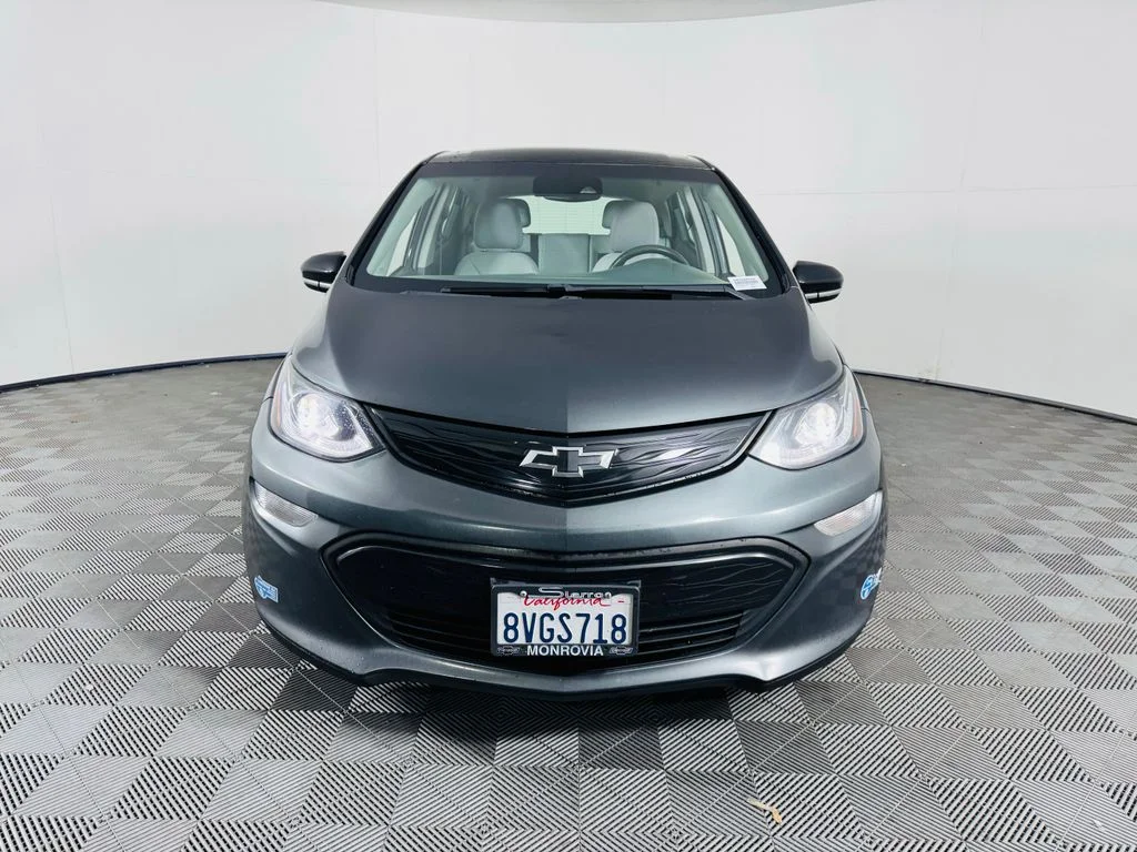 Used 2021 Gray Chevrolet LT image 3