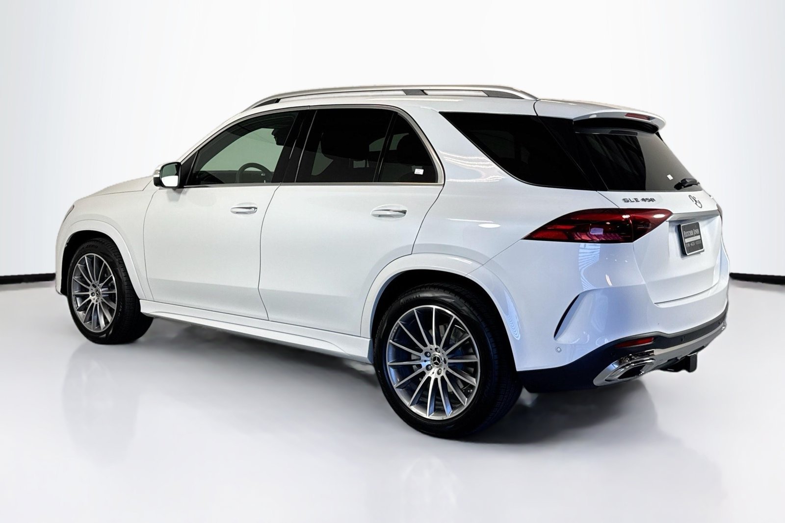 New 2026 MANUFAKTUR Moonlight White Metallic Mercedes-Benz GLE 450 image 7