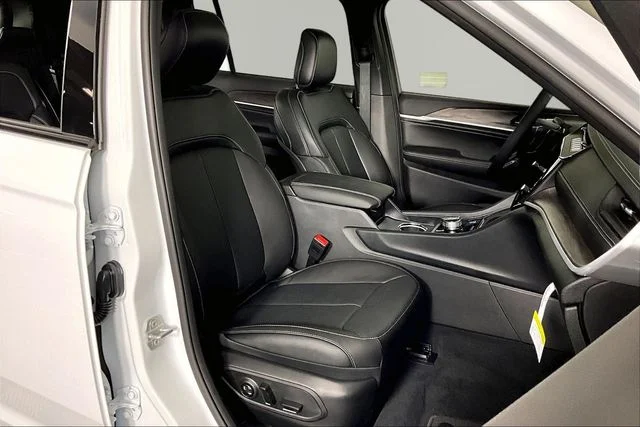 New 2026 White Jeep Limited Reserve image 12