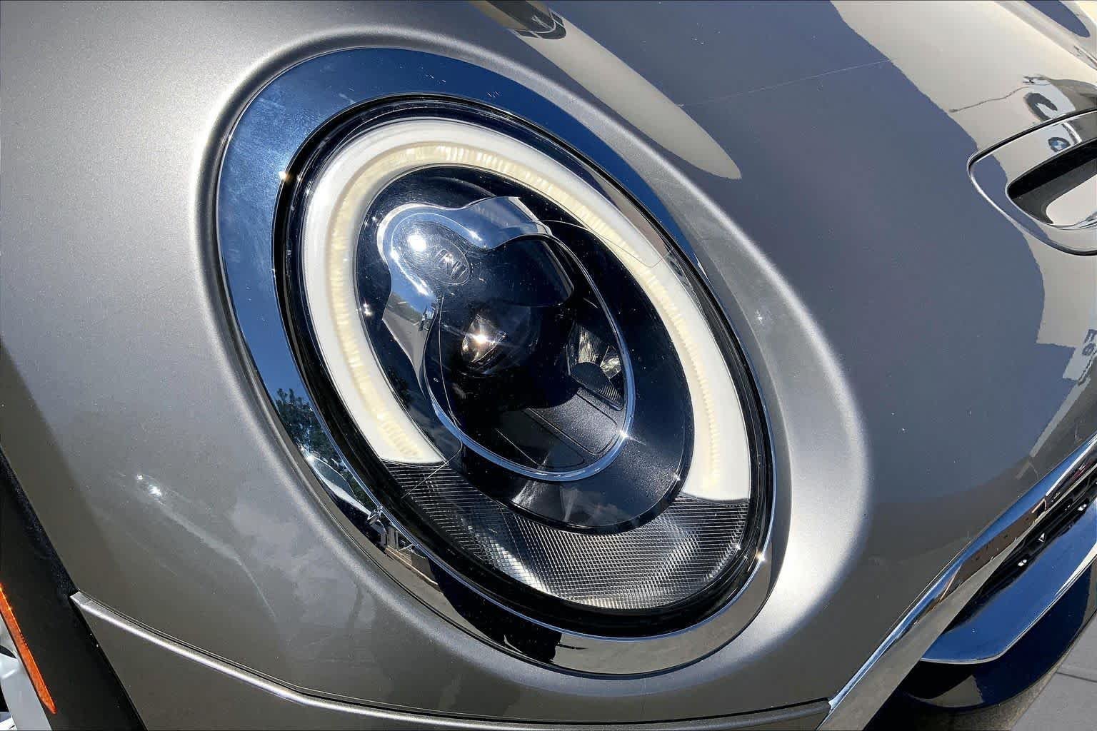 Used 2019 Melting Silver Metallic MINI Cooper S image 27