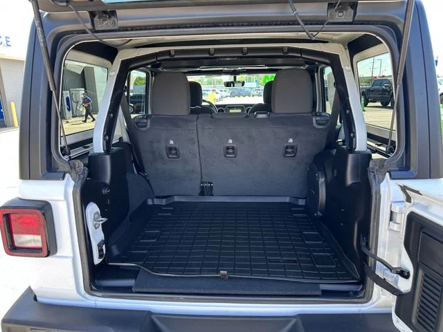 Certified Used 2022 White Jeep Unlimited Sport S image 7