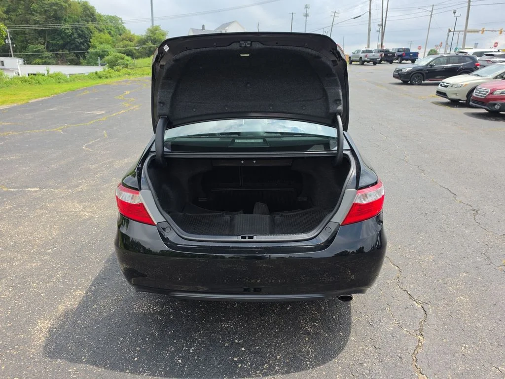 Used 2017 Black Toyota SE image 13