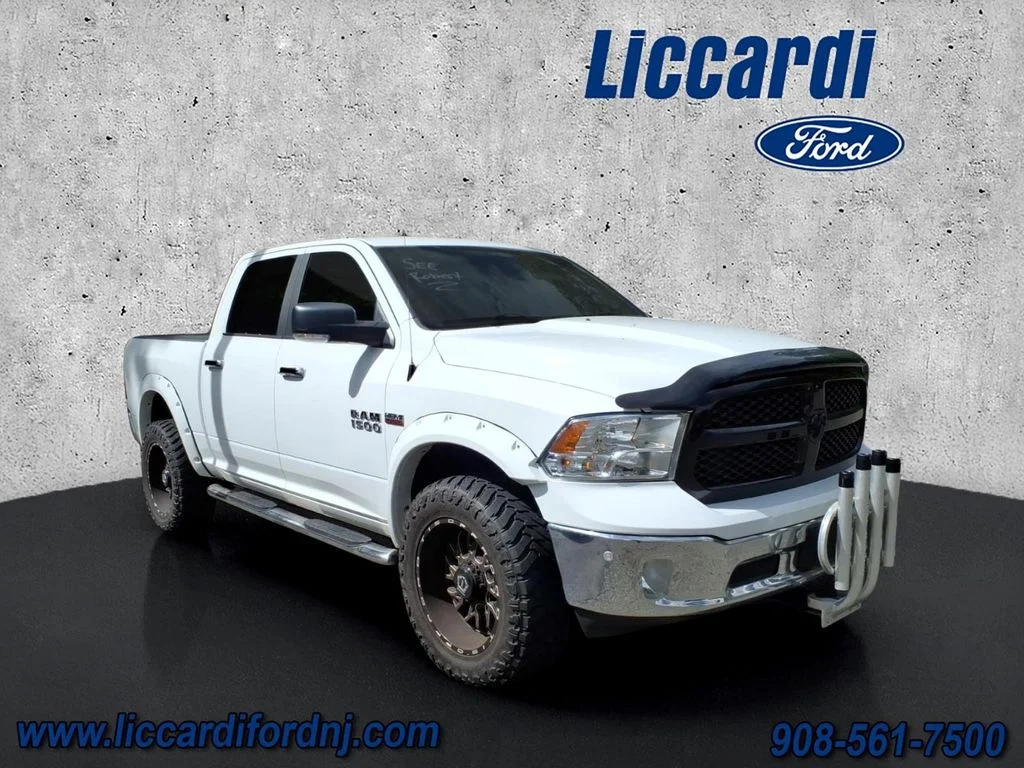 2018 RAM 1500 Big Horn 4x4 Crew Cab 5'7's photo