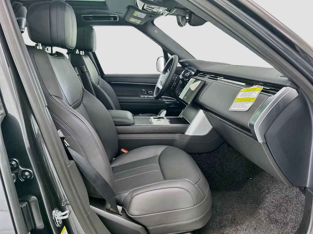 New 2026 Carpathian Grey Land Rover SE image 19