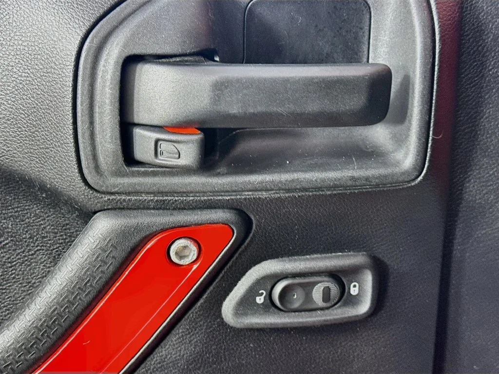 Used 2015 Red Jeep Sport image 20