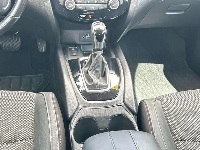 Used 2022 Orange Nissan SV image 16