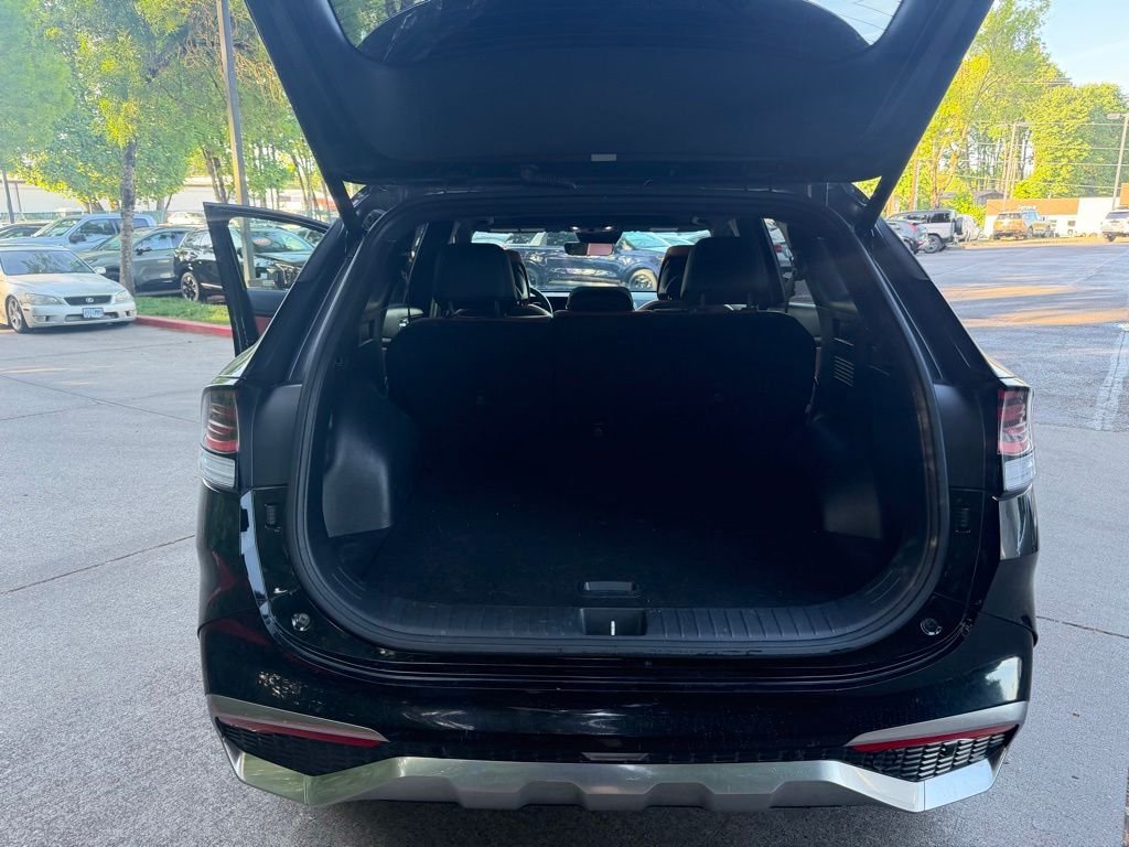 Used 2023 Fusion Black Kia SX-Prestige image 16