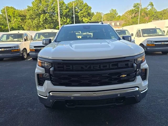 New 2026 Summit White Chevrolet WT image 12