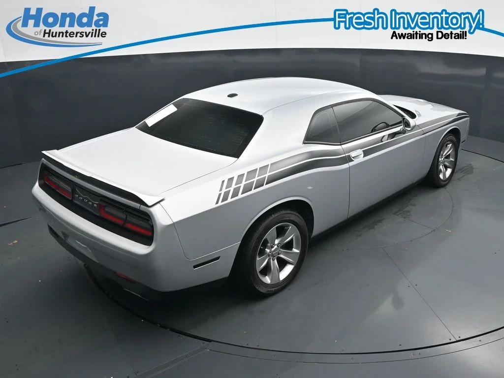 Used 2021 Triple Nickel Clearcoat Dodge SXT image 23