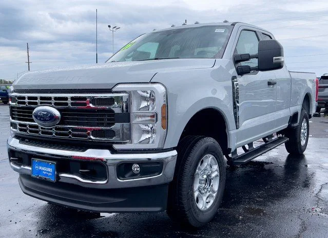New 2026 Avalanche Ford XLT image 2