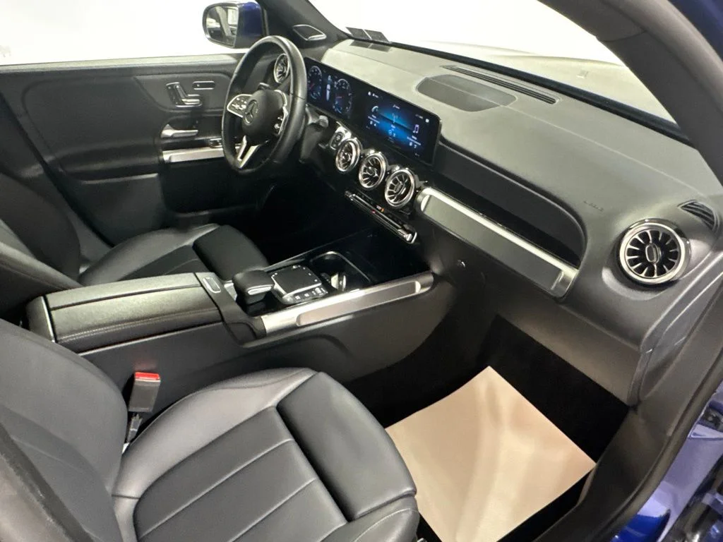 Used 2023 Galaxy Blue Metallic Mercedes-Benz GLB 250 image 27