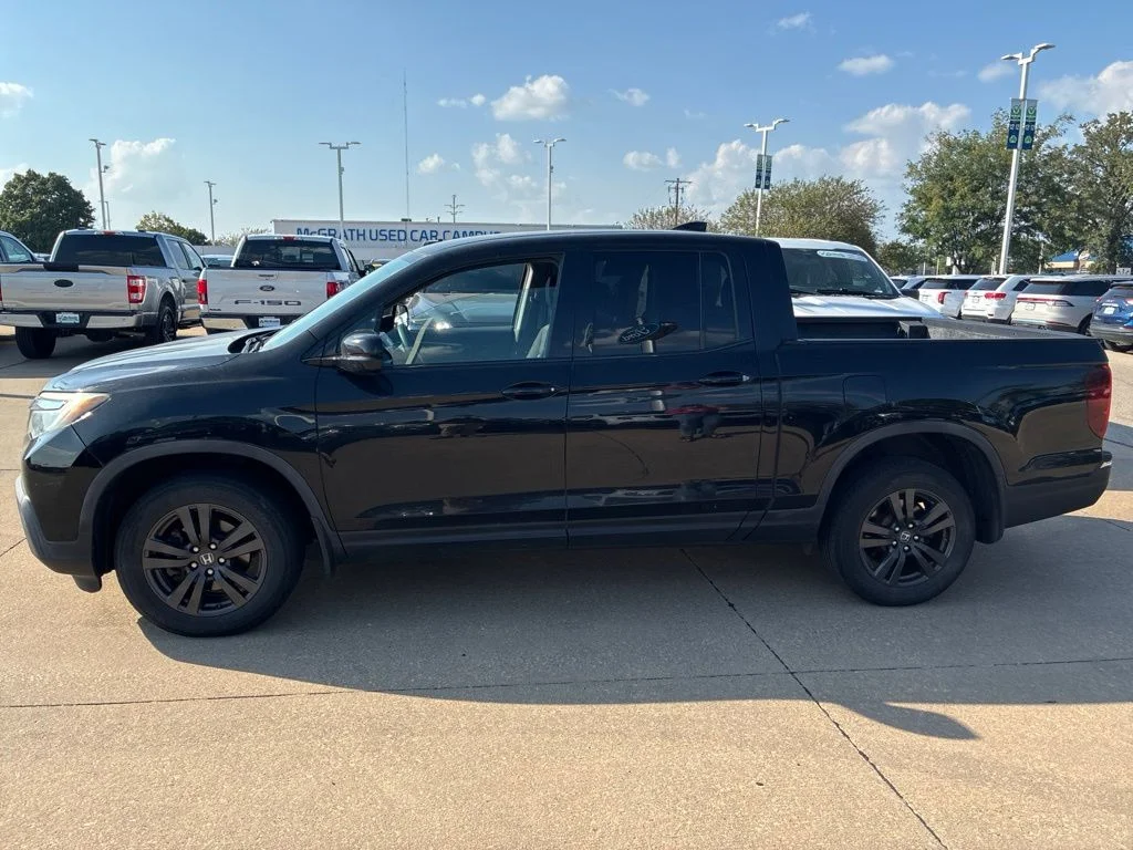 Used 2017  Honda Sport image 4
