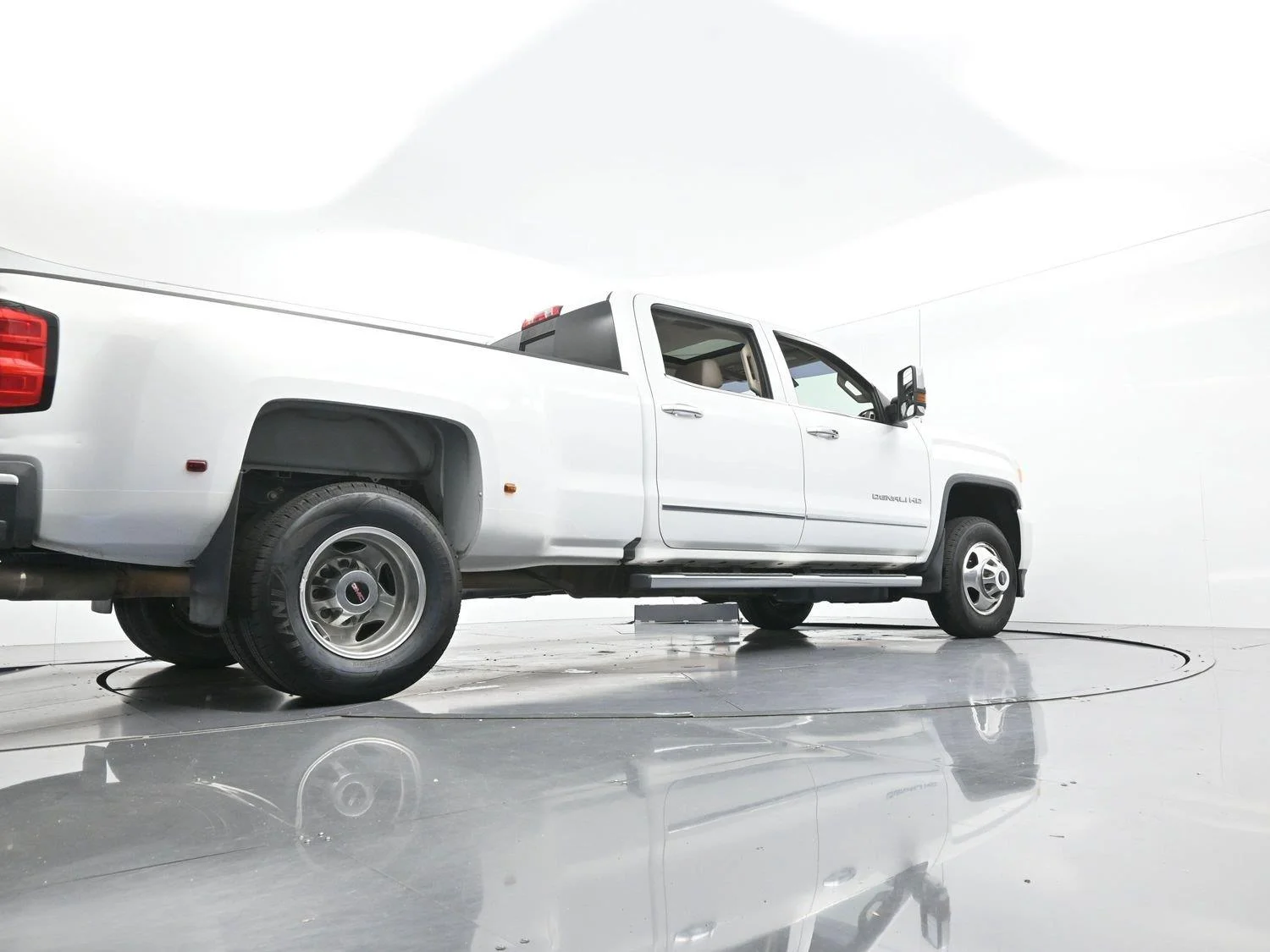 Used 2016 Summit White GMC Denali image 52
