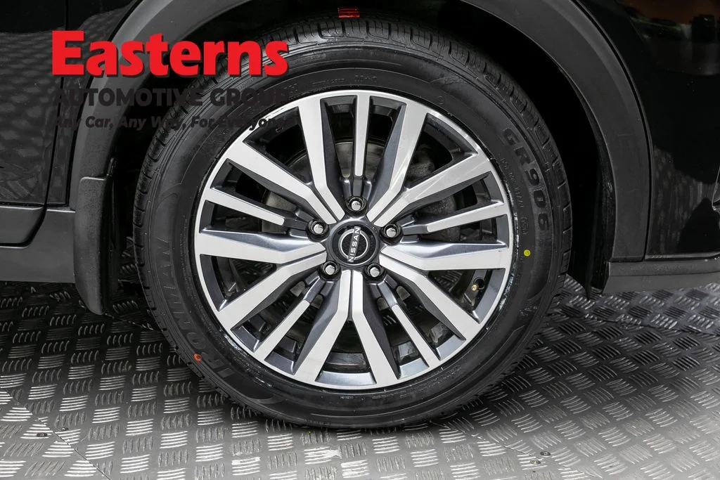 Used 2023 Black Nissan SV image 30