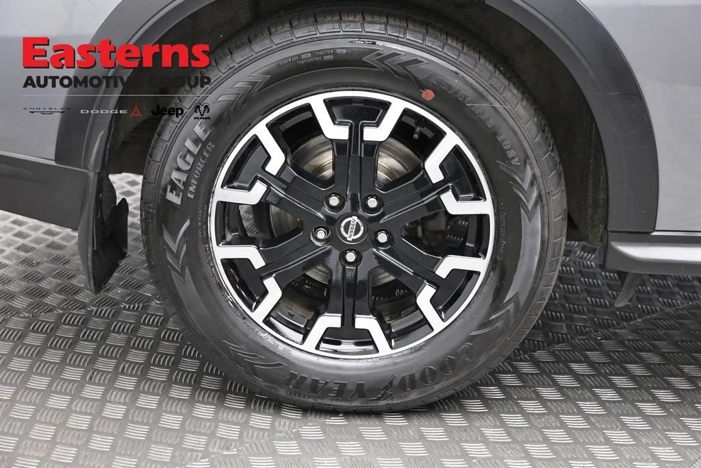 Used 2020 Gray Nissan SL image 38