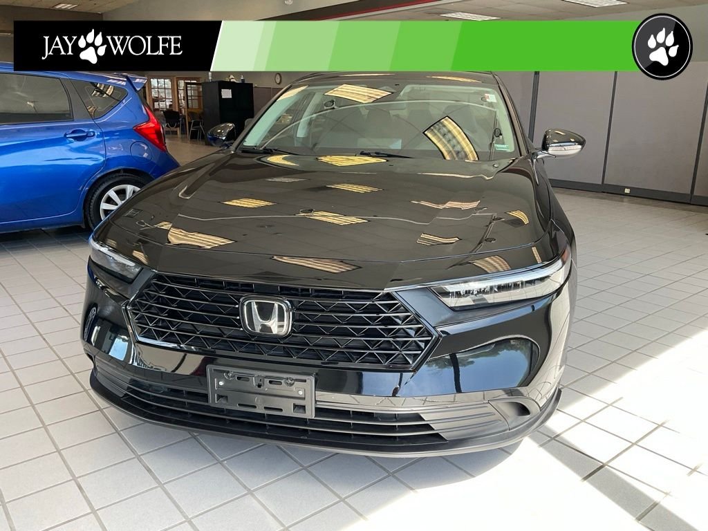 Used 2023  Honda LX image 2