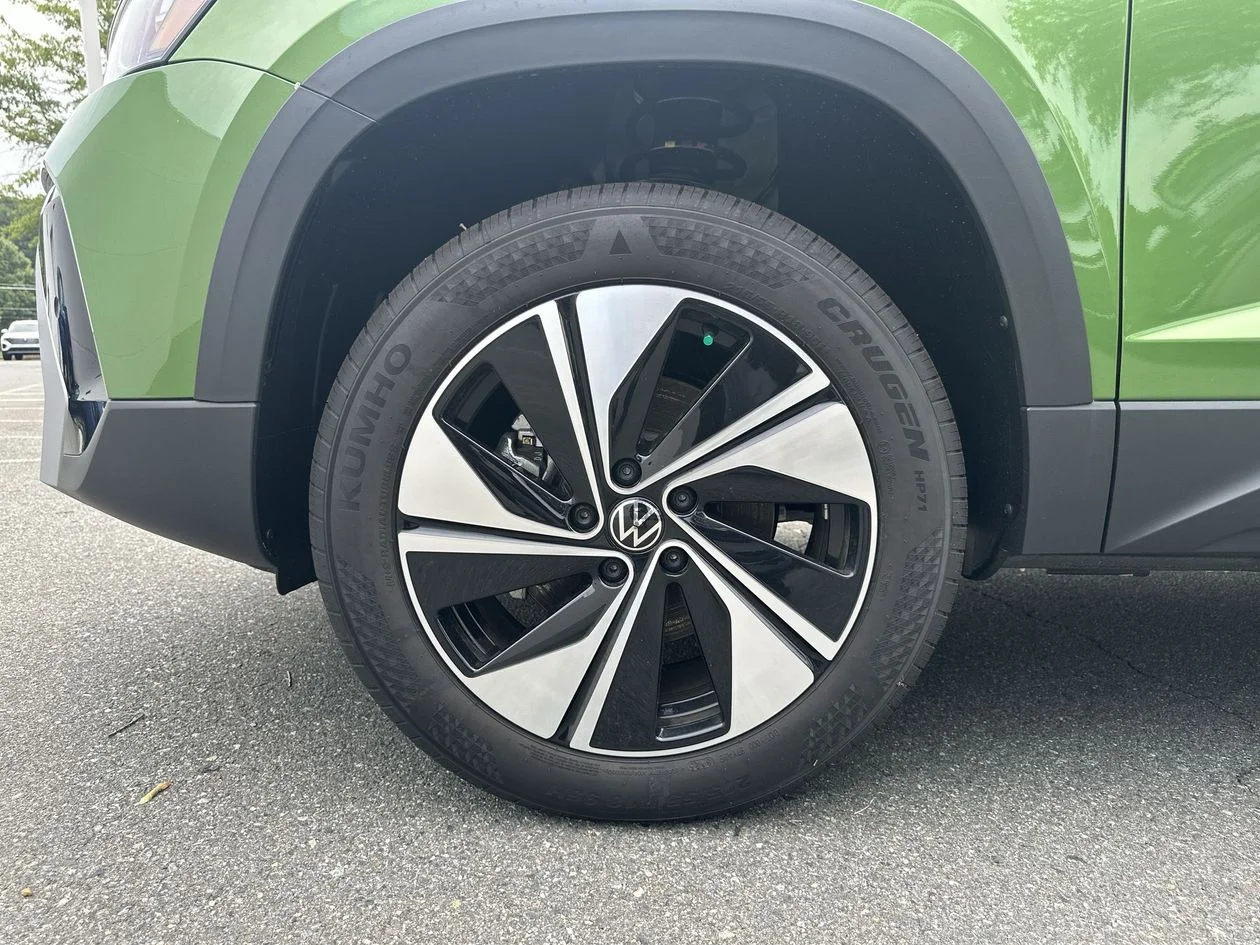 New 2026 Green Volkswagen 1.5T SE image 11