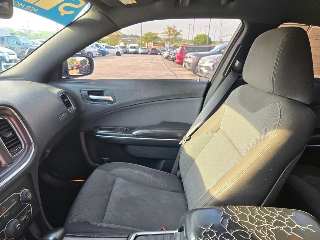 Used 2016 Gray Dodge SE image 22